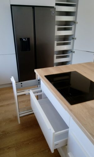 Produkcja mebli na zamówienie Rewal